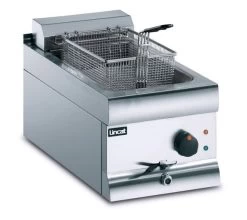 Lincat Silverlink 600 DF33 Single Tank 9 Litre Electric Fryer With Basket 9 Lincat Silverlink 600 DF33 Single Tank 9 Litre Electric Fryer With Basket -Buffalo Store lincat silverlink 600 df33 9 ltr single tank fryer with 1 basket ecatering fce019 empty 2